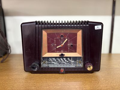 PHILIPS : poste de radio en bakélite, modèle BF332A, "Le pos…