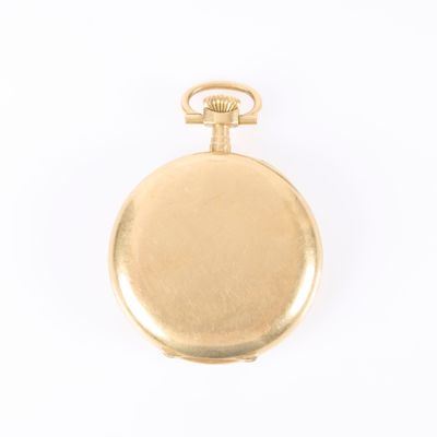 montre de poche posée sur une surface blanche, sur fond blanc