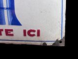 a sign on the side of a building that says ice ice