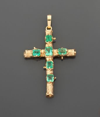 Pendentif en or jaune 18k 750 millièmes épousant la forme d'…