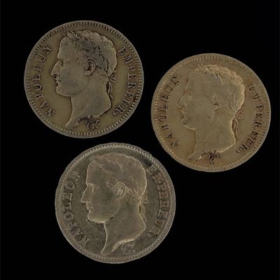 trois souverains d'argent britanniques, dont l'un est un souverain et l'autre est un souverain