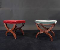 Tabouret en acajou. (photo 2)