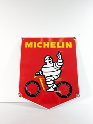 Grande plaque émaillée d'après Michelin - bonhomme Michelin faisant du