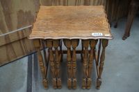 Lot de 4 tables gigognes en chêne anglais - Vers 1930 - H : … (photo 4)