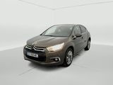 La nouvelle Citroën est présentée dans un décor de studio