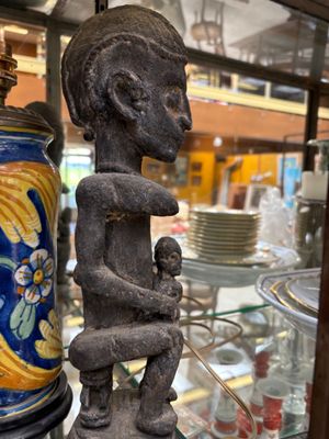 Statuette Baoulé (Côte d’Ivoire) en bois, figurant un personnage assis