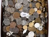 beaucoup de pièces dans une boîte qui en est pleine