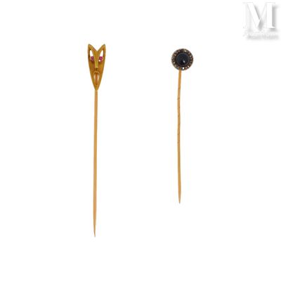 three different types of hair pins are shown on a white background