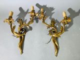 paire d'appliques murales anciennes en laiton avec fleurs et feuilles