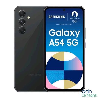 Le smartphone Samsung A455 5G est présenté en noir
