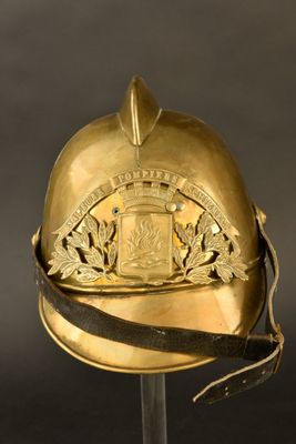 casque d'un officier britannique de l'Artillerie royale des États-Unis d'Amérique