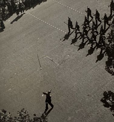 beaucoup de gens qui se trouvent dans la rue