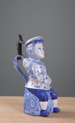 DELFT, dans le goût de. Pichet couvert type Jacquot en faïen…