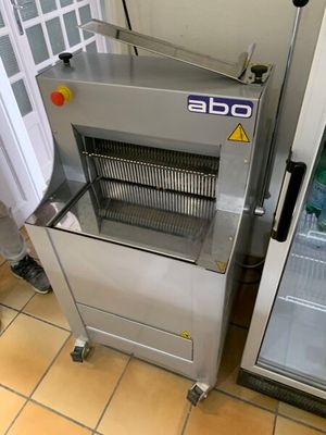 Trancheuse à pain, de marque ABO, modèle BPA 11.