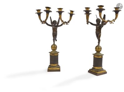 paire de candélabres anciens en bronze et marbre ornés d'anges