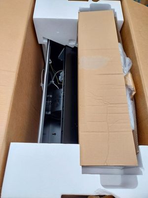 une boîte contenant un ordinateur