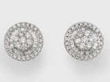 une paire de boucles d'oreilles en diamant et or blanc