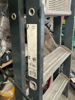Un escabeau CENTAURE en alu à cinq marches (photo 2)