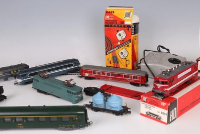 JOUEF et divers Importante réunion de locomotives, rails, tr…