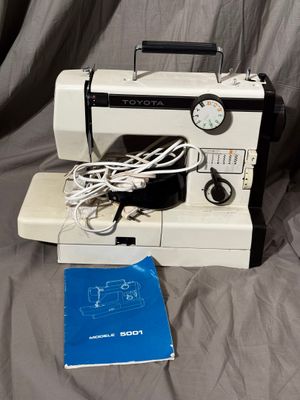 TOYOTA, Machine à coudre modèle 5001 avec manuel (testé, fon…