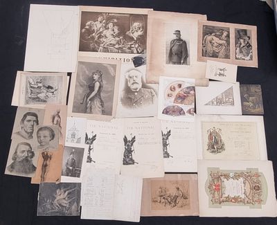 beaucoup de vieilles photos et de cartes postales sur la table