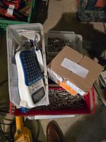 Lot de quincaillerie, 2 enrouleurs, pièces placo, lapidaire … (photo 5)