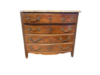Commode en bois de placage à quatre tiroirs, dessus de marbr…