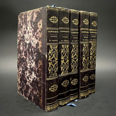 trois livres superposés