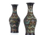 paire de vases chinois en émail cloisonné, XXe siècle