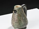 a vase that is sitting on a table