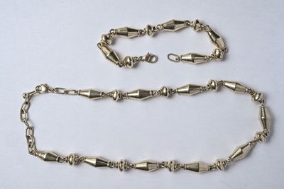 Ensemble en argent (800/oo) comprenant collier (longueur : 4…