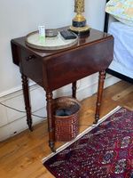 DEUX TABLES à volets de chevet, d'époque Louis Philippe, en … (photo 2)