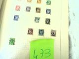 une photo d'une photo d'un livre avec des timbres