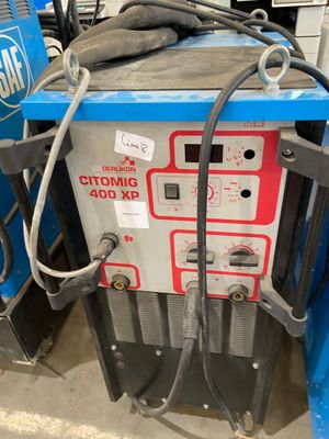 a machine that is sitting in the garage