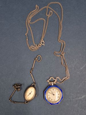 Montre de dame en argent 800 millièmes. Boîtier en argent de…