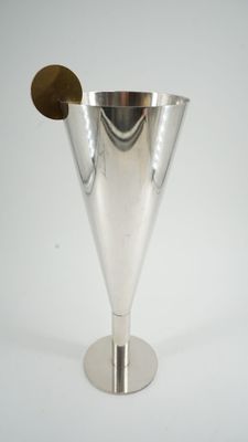 Ambrogio POZZI (1931-2012) Vase "flute" Métal argenté . - Photo 1