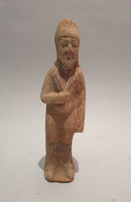 Lancier en terre cuite Periode Tang (618/907) H. : 21 cm