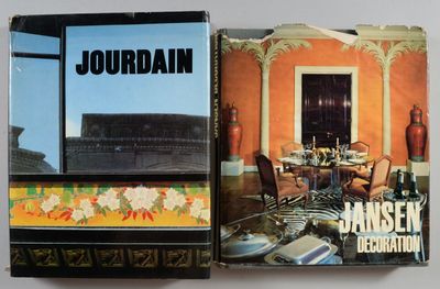 deux livres placés l'un à côté de l'autre