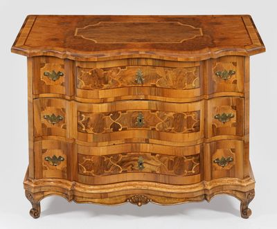 une image représentant une commode en bois avec des tiroirs de chaque côté