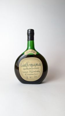 une image représentant une bouteille d'alcool sur fond blanc