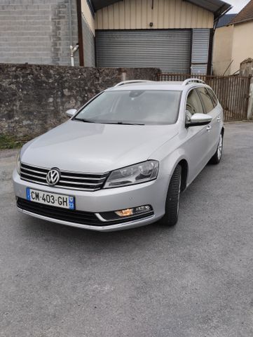 Véhicule particulier – VOLKSWAGEN Passat SW 1.6 TDI 16V Bluemotio...