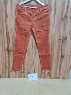 Lot de 120 pantalons femme ? Diffrentes tailles