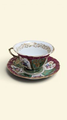 PORCELAINE DE VIEUX PARIS Tasse à déjeuner et sa sous-tasse …