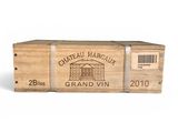 un gros plan d'une boîte de vin sur fond blanc