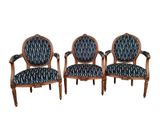 paire de fauteuils de style louis xvi