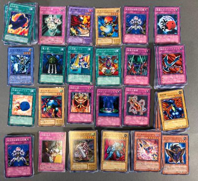 beaucoup de cartes sur la table