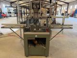 une image représentant une machine située à l'intérieur d'un bâtiment