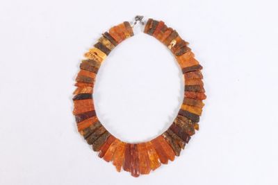 Collier de baguettes d'ambre brut, type plastron, fermoir mé… - Photo 1