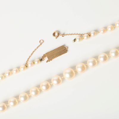 Collier de perles de culture en chute (4 à 7 mm), le fermoir… - Photo 1