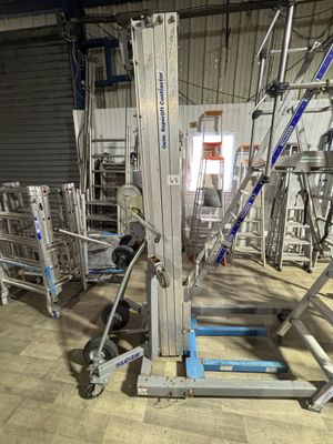 a machine that is sitting in the middle of a room